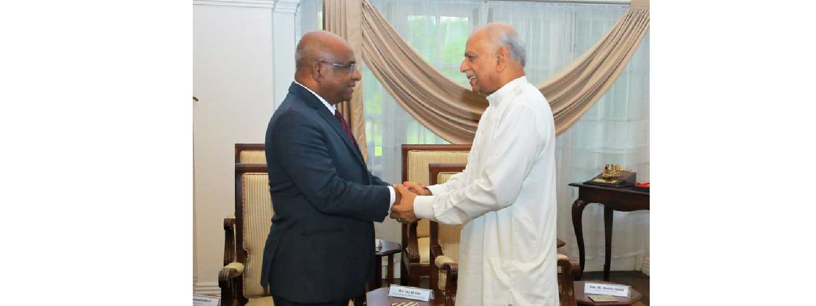 මාලදිවයින් විදෙස් ඇමති සහ අගමැති දිනේෂ් අතර හමුවක්